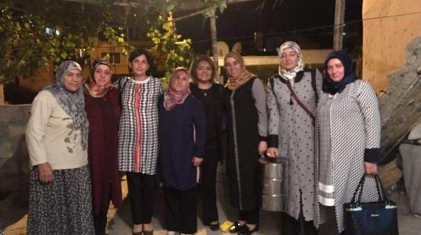 Ak Parti Kadın Kolları Mkyk &Uuml;yeleri, Nevşehir&rsquo;de İhtiya&ccedil; Sahibi Ailelerin Konuğu Oldu