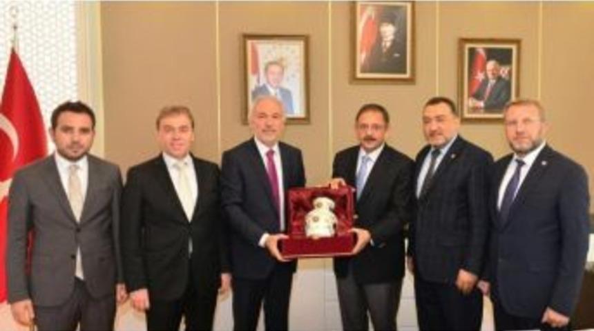 Bakan Mehmet &Ouml;zhaseki İle K&uuml;tahya&rsquo;nın Projelerini Değerlendirdiler