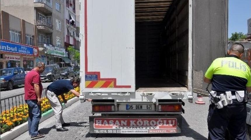 Bursa&rsquo;da Bomba Y&uuml;kl&uuml; Ara&ccedil; Alarmı