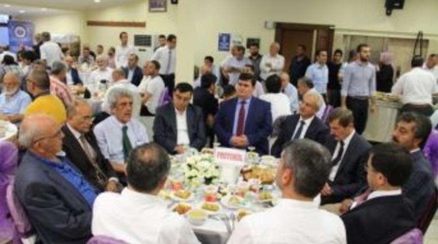 Ekev Erzincanlı İş Adamları İle İftarda Bir Araya Geldi