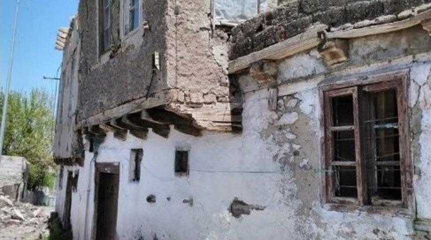 Tarih Yeniden Canlanıyor