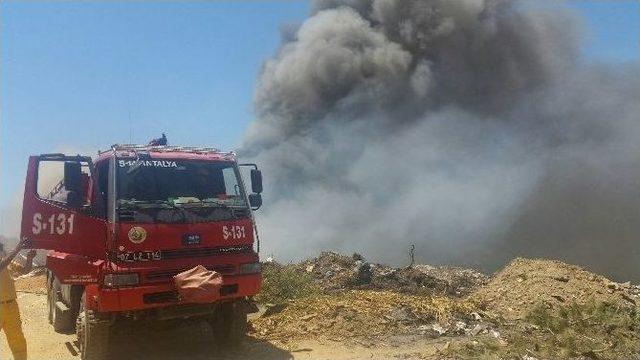 Manavgat’ta Çöplük Yangını