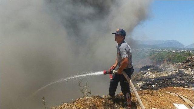 Manavgat’ta Çöplük Yangını