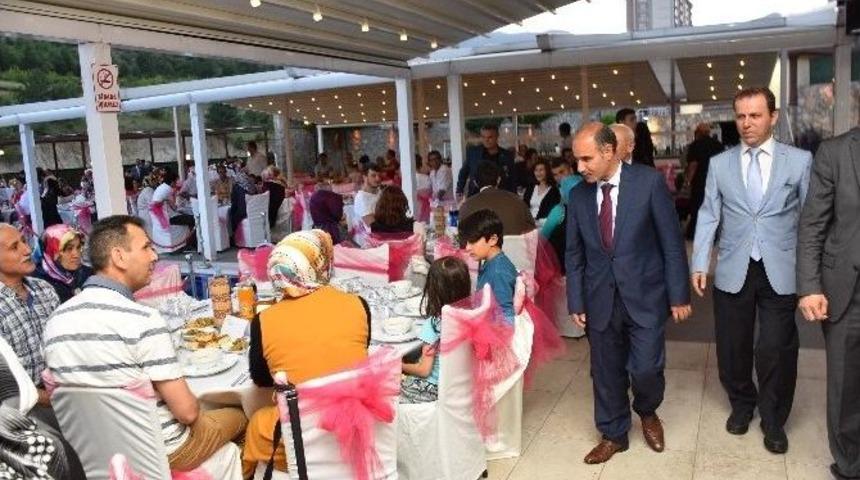 Vali Aktaş, Şehit Ve Gazi Aileleri İle İftarda Bir Araya Geldi