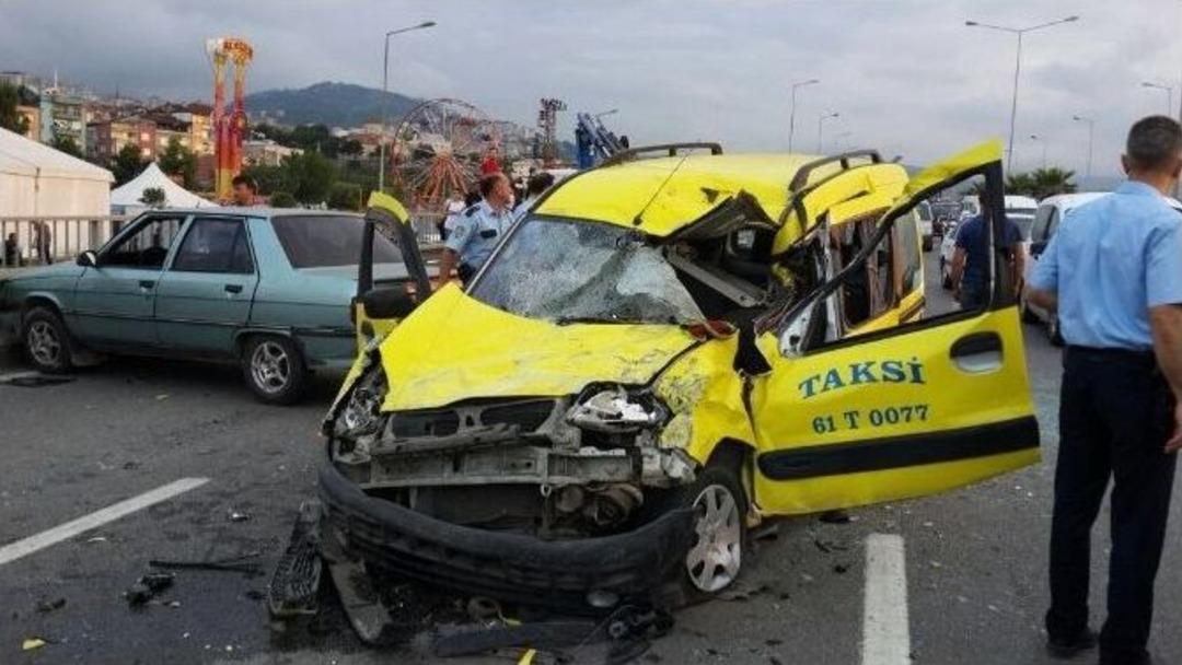 Trabzon&rsquo;da İftar Vakti Trafik Kazası: 3 &Ouml;l&uuml;, 3 Yaralı