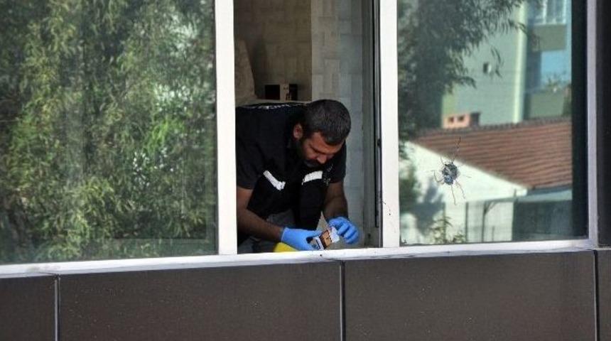 İş Yerine Silahlı Saldırı: 1 &Ouml;l&uuml;