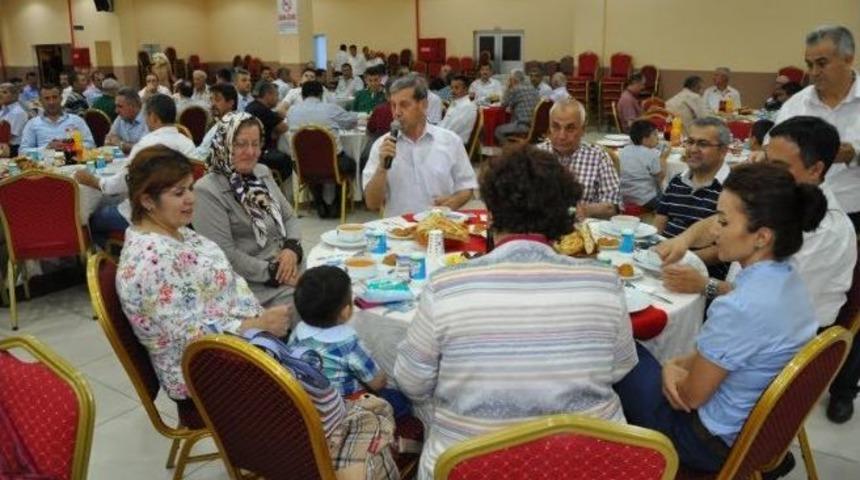 Simav Belediye Başkanı S&uuml;leyman &Ouml;zkan&rsquo;dan İftar