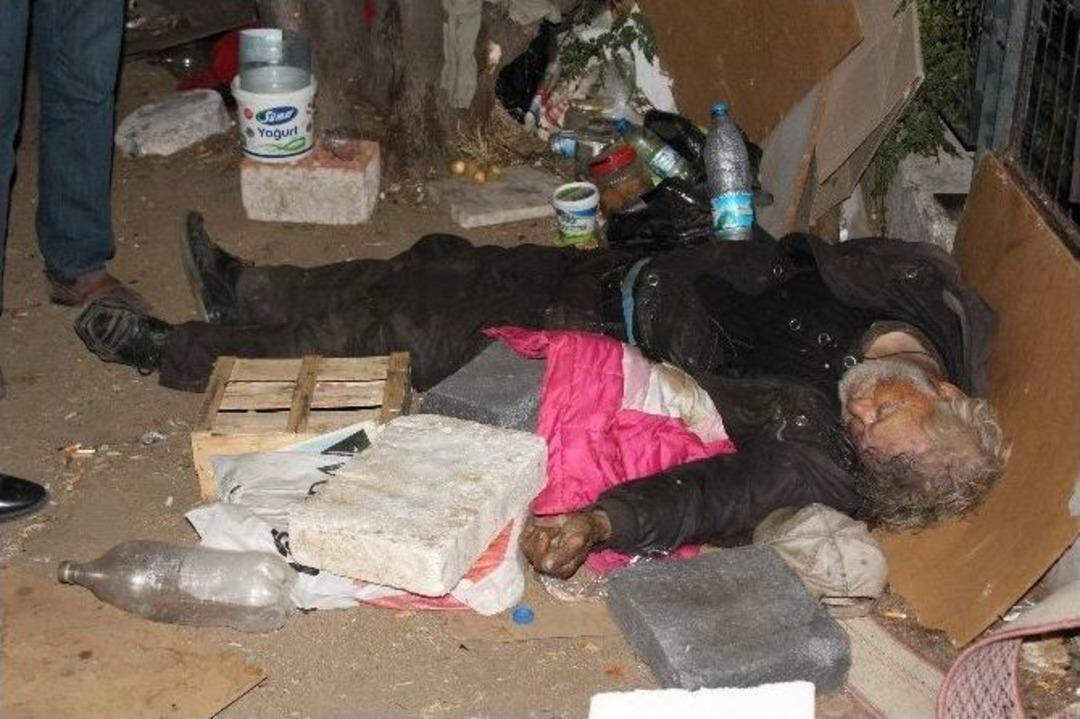 Aydın&rsquo;da Hava Sıcaklığından Bayılan Yaşlı Adam &Ouml;ld&uuml;