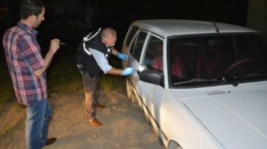 Park Halindeki Otomobilin Teybi &Ccedil;alındı