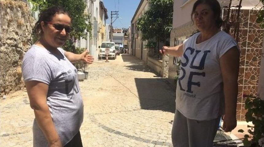 Turizmin Başkenti &Ccedil;eşme&rsquo;de Esnafın Yol İsyanı