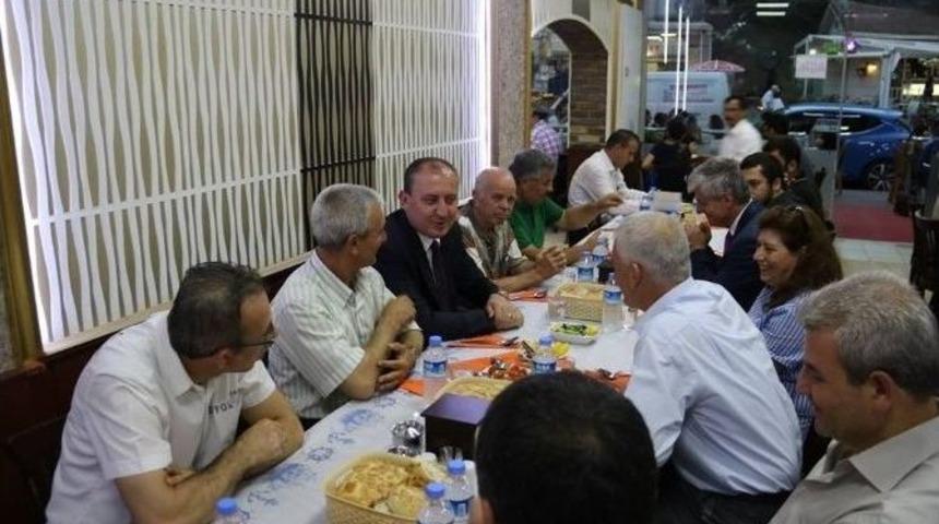 Başkan Işık, Mahalle Muhtarlarıyla İftarda Buluştu