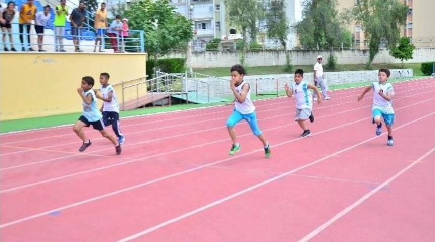 Naili Moran Atletizm Yarışmalarına Adana 16 Sporcu İle Katılıyor