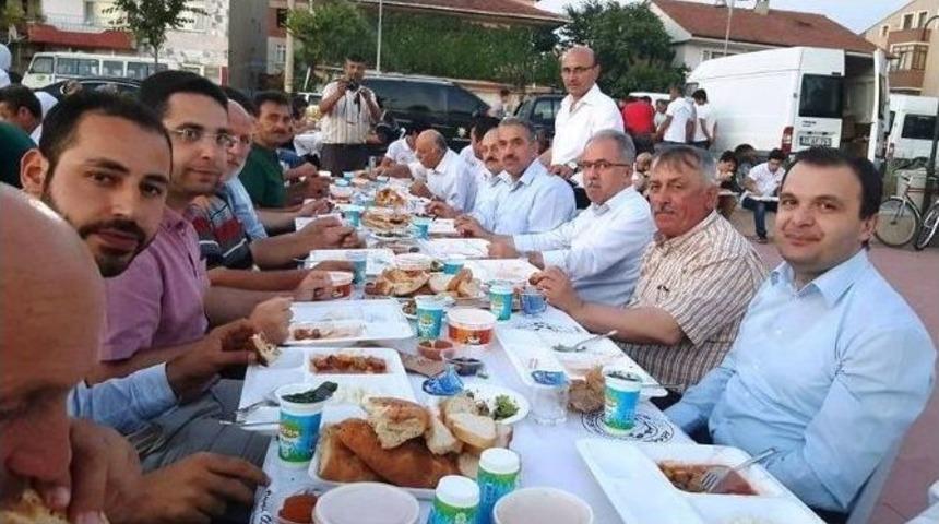 Ak Parti İftarda Buluştu