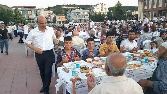 Ak Parti İftarda Buluştu