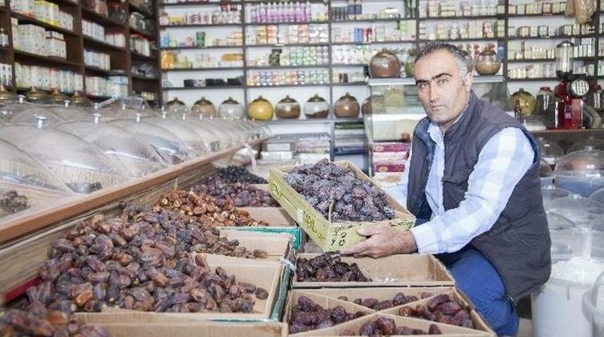 Ahlat&rsquo;ta Hurma Satışları Arttı
