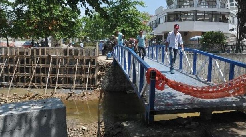 Yaya K&ouml;pr&uuml;s&uuml; De Yıkıldı