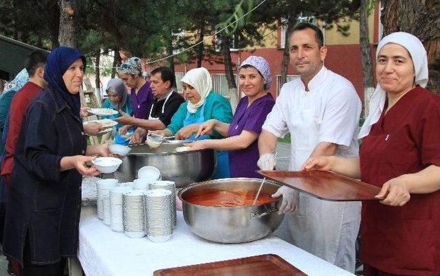 Süleyman Çakır Huzurevi’nden Çalışanlarına Ve Ailelerine İftar Daveti