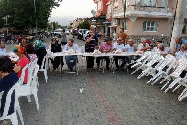 Ak Parti’li Abdurrahman Öz’e Eş Desteği