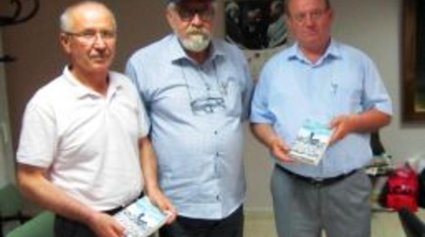 Gazeteci &Ccedil;evik&rsquo;in &ldquo;cebimdeki Taşlar&rdquo;ı &Ccedil;ıktı