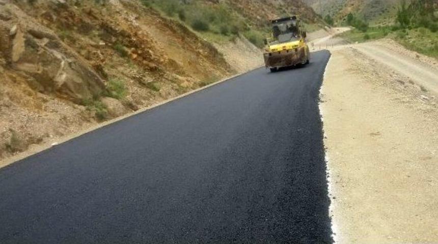 Oltu K&ouml;roğlu Grup Yolu Asfaltlanıyor