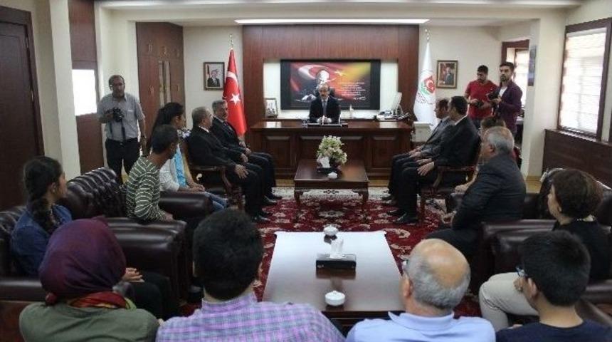 Teog Birincileri Altınla &Ouml;d&uuml;llendirdi