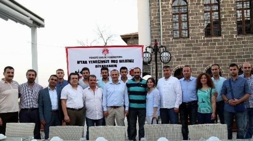 T&uuml;rkiye Karate Federasyonu&rsquo;ndan Diyarbakır&rsquo;a &Ccedil;ıkarma