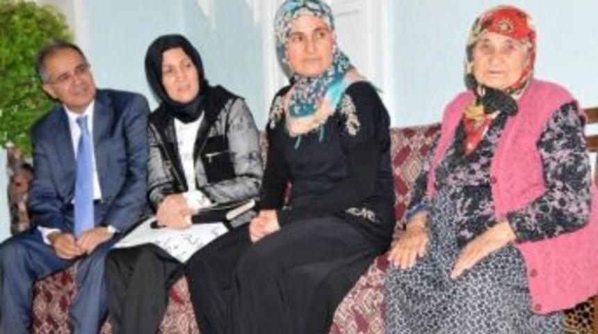 Vali Tapsız&rsquo;dan Ev Ziyaretleri