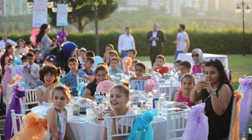 Yetim Ve &Ouml;ks&uuml;zlere İftar Sevinci