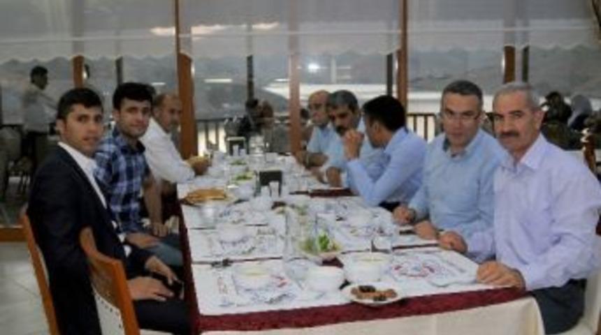 &Ccedil;elikhan Esnaf Ve Sanatkarlar Odasından İftar Yemeği