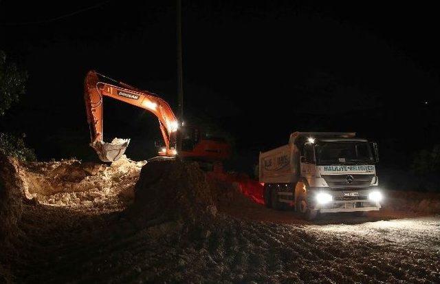 Belediye Başkanı Gece Çalışan İşçileri Ziyaret Etti