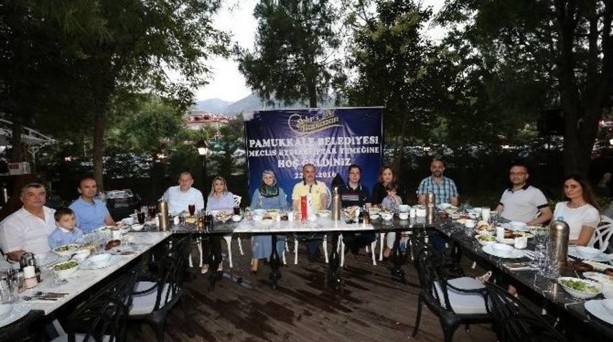 Pamukkale Belediye Meclis &Uuml;yeleri İftarda Buluştu