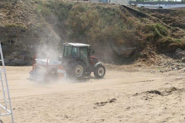 Sinop Belediyesi’nden Plaj Temizliği