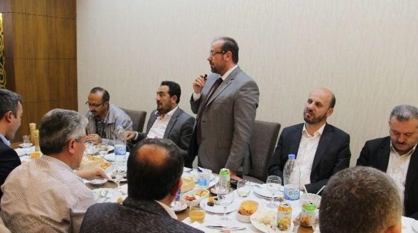 T&uuml;rkiye Diyanet Vakfı Tarafından Erzurum&rsquo;da İyilik Sofrası Kuruldu