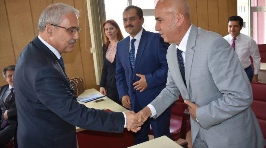 Vali G&uuml;ven&ccedil;er B&ouml;lge Ve İl M&uuml;d&uuml;rleriyle Tanışma Toplantısı D&uuml;zenledi