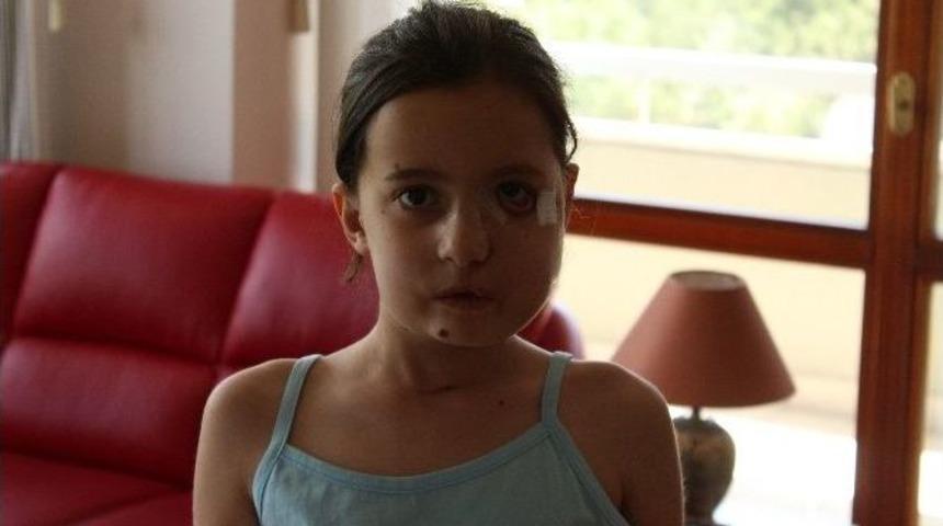 Dev H&uuml;creli Gran&uuml;l Om Teşhisi Konulan Minik Esranur Taburcu Oldu