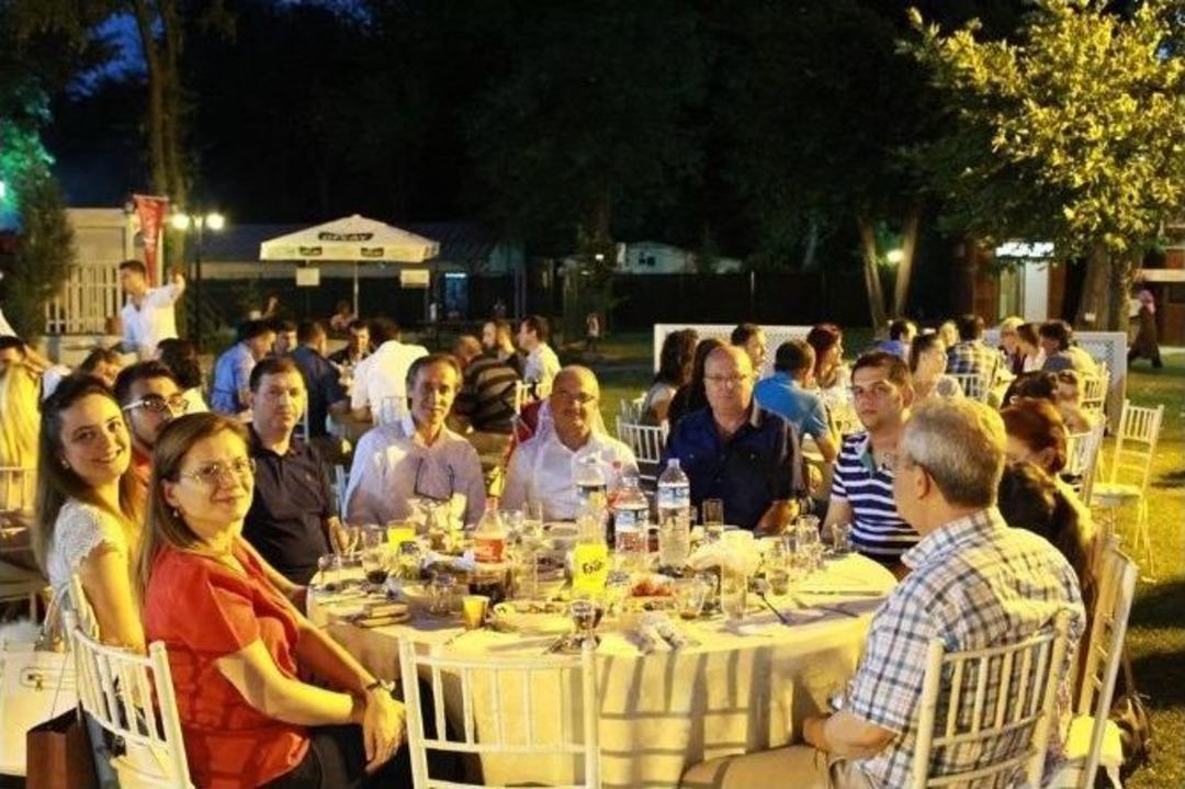 Sağlık M&uuml;d&uuml;rl&uuml;ğ&uuml; Personeli İftarda Bir Araya Geldi