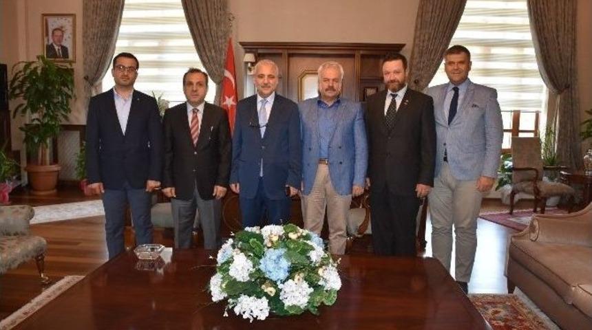 Yeni Validen Manisa&rsquo;ya &Ouml;vg&uuml;