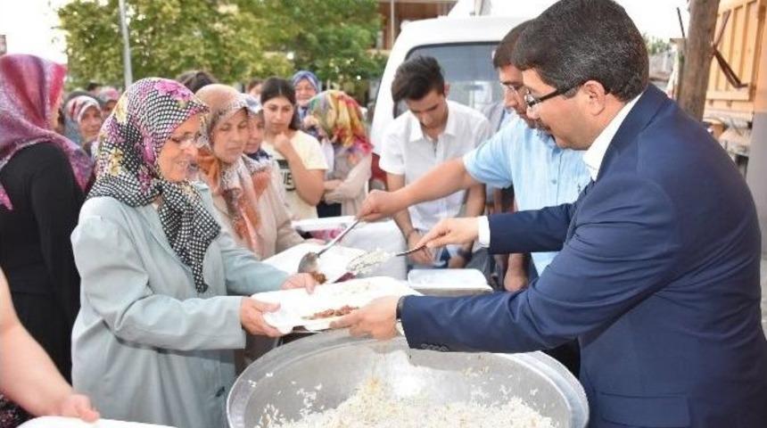 Başkan &Ccedil;elik Vatandaşlarla İftar Sofrasında Buluştu