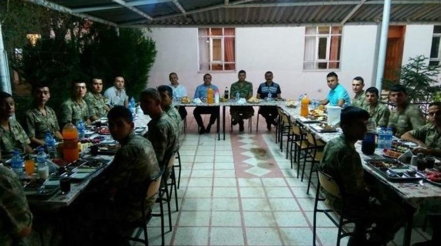 Kaymakam Kaya Mehmet&ccedil;ikle İftarda Buluştu