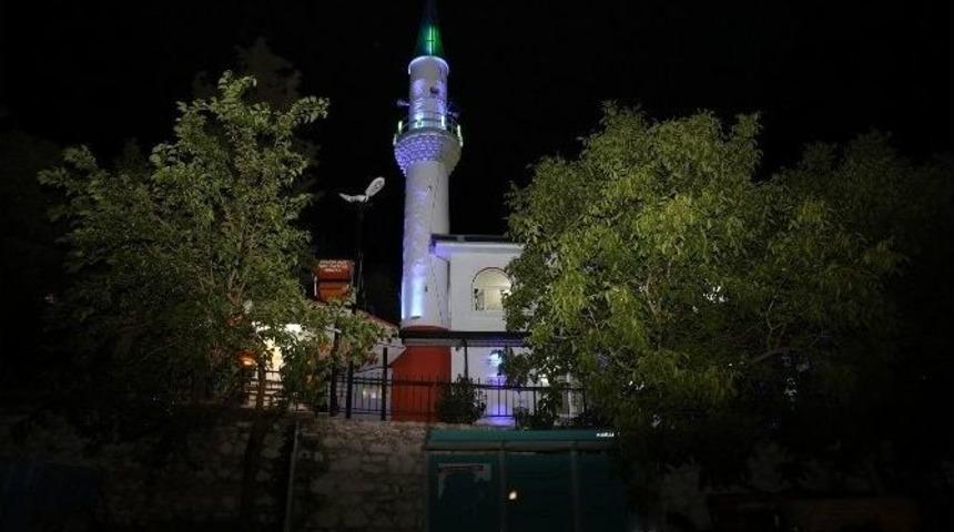 Dağyenik&ouml;y Camii&rsquo;ne Işıklandırma