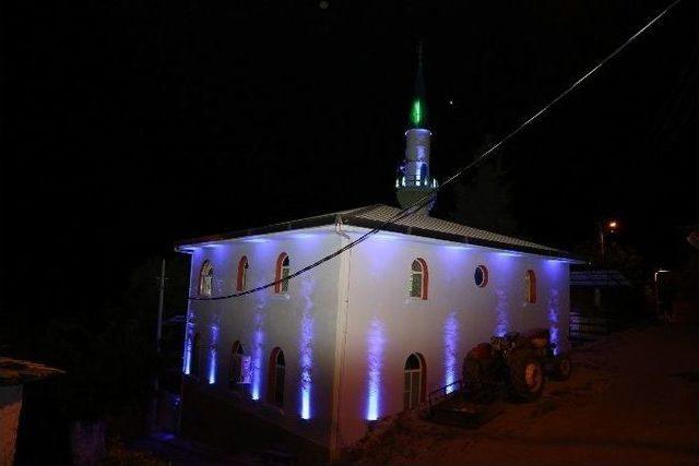 Dağyeniköy Camii’ne Işıklandırma