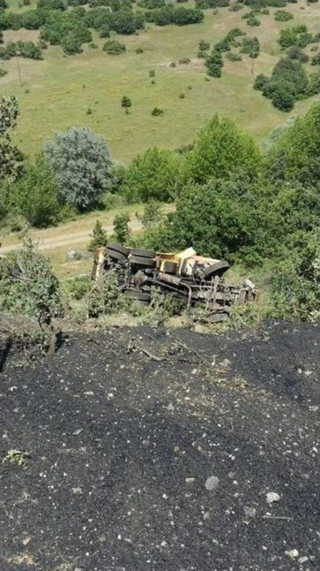 Tokat’ta Kamyon Uçuruma Yuvarlandı: 1 Ölü