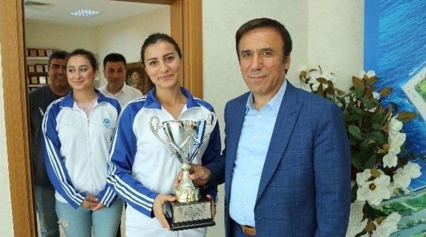 Canikli Sporcular Gururlandırıyor