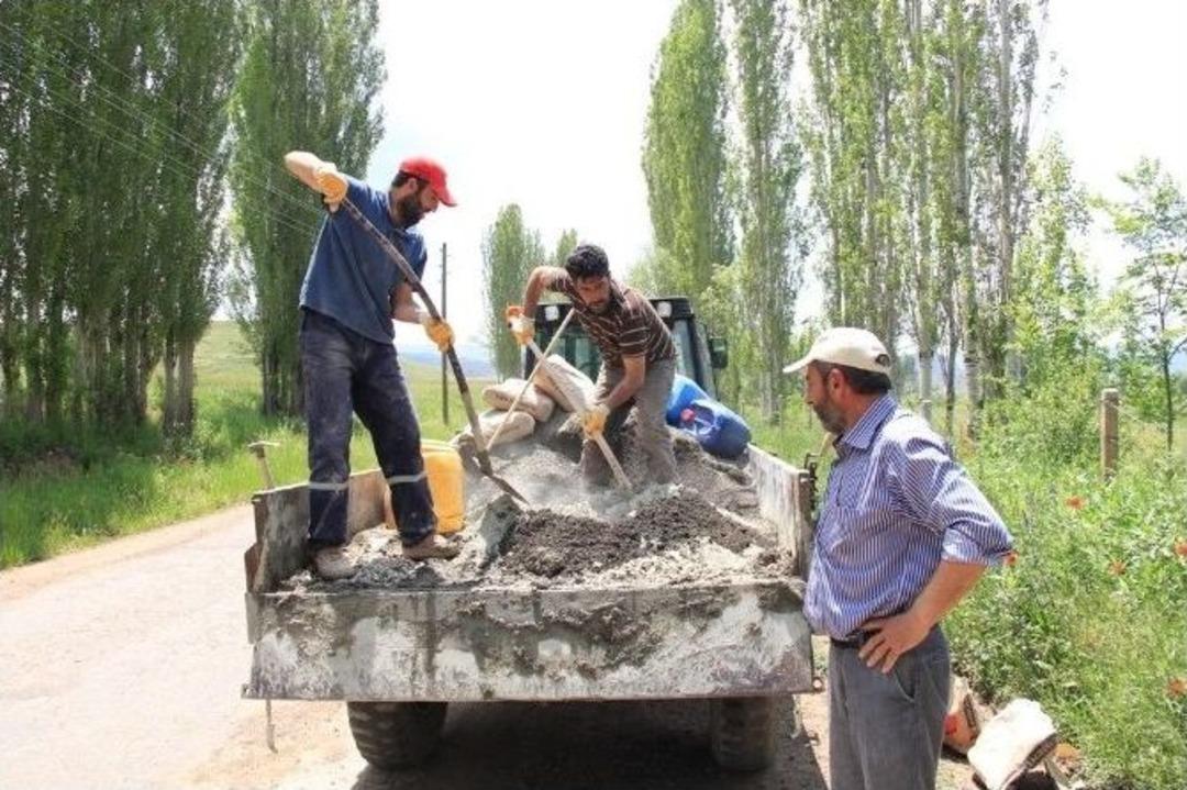 Narman&rsquo;da Vatandaşlar Kasisleri Betonla Kapattılar