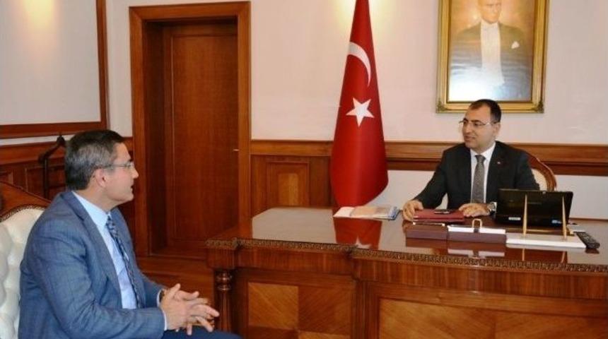 Vali Toprak&rsquo;a, &lsquo;hoş Geldin&rsquo; Ziyaretleri S&uuml;r&uuml;yor