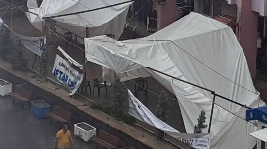 İftar &Ccedil;adırı Aşırı Yağıştan &Ccedil;&ouml;kt&uuml;: 1 Yaralı