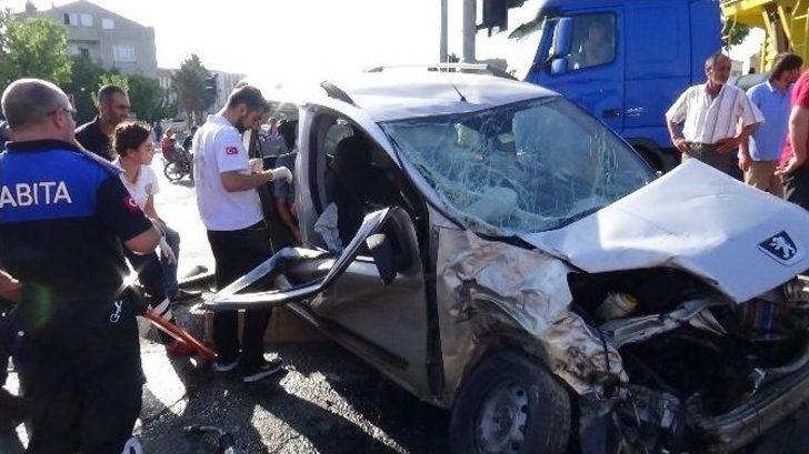 Silivri’de Trafik Kazası: 3 Yaralı G1
