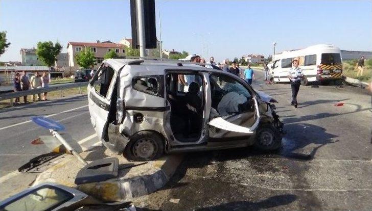 Silivri’de Trafik Kazası: 3 Yaralı G4