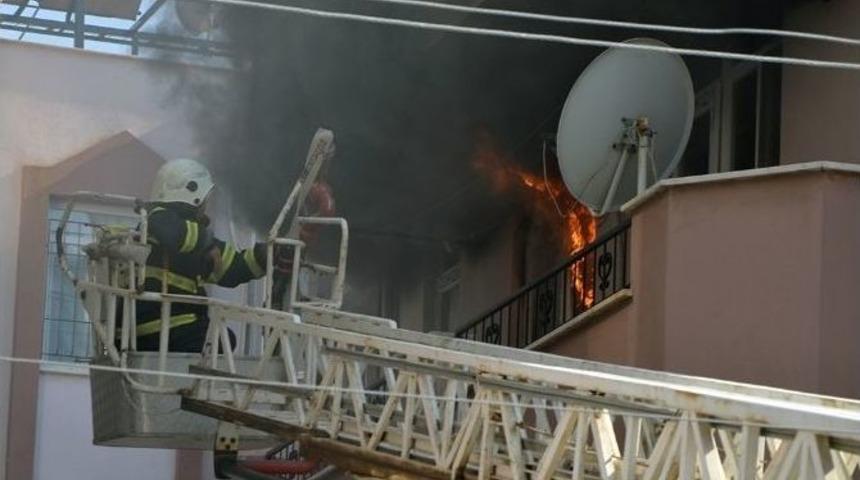 Milas&rsquo;ta Buzdolabı Ev Yaktı