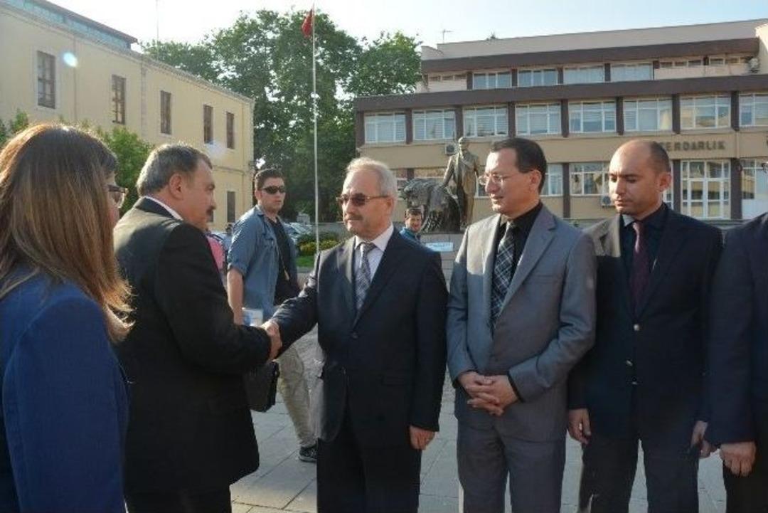 Bakan Veysel Eroğlu: &ldquo;sinop&rsquo;a Heybemiz Dolu Geldik"